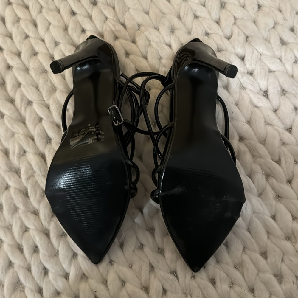 FASHION NOVA BLACK HEELS SIZE 5.5 - Picture 2 of 4